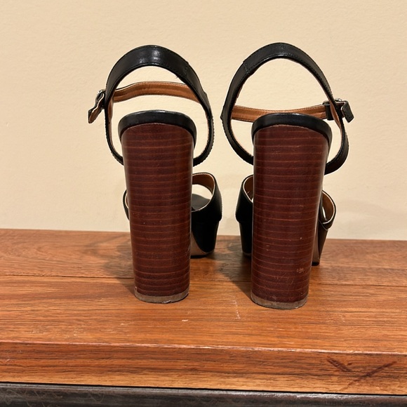 JULIO leather heels . - Picture 4 of 5